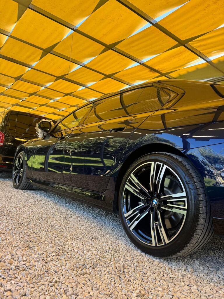 Auto con autista alla location del ricevimento