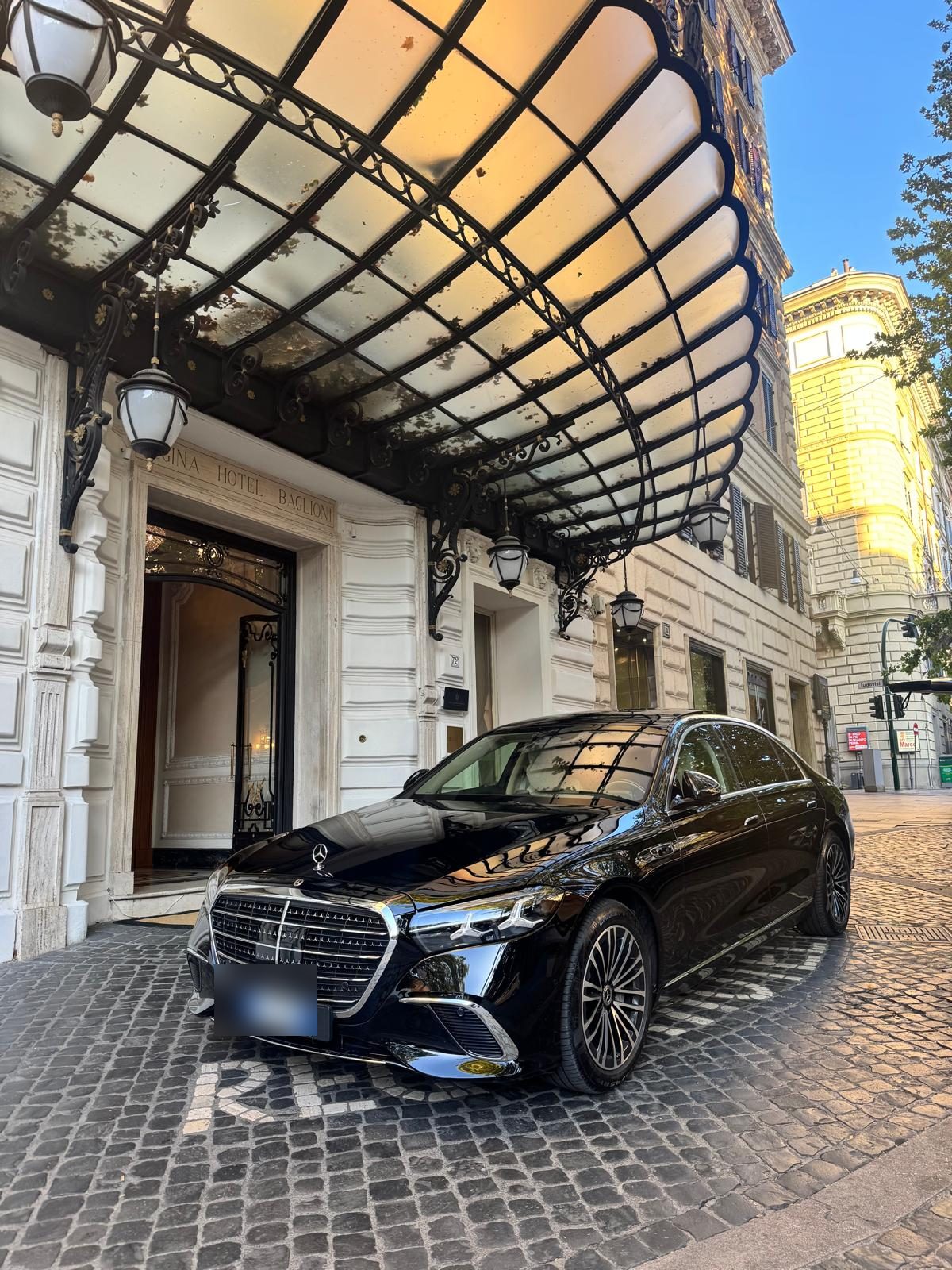 S-Class at the hotel door, ready to go